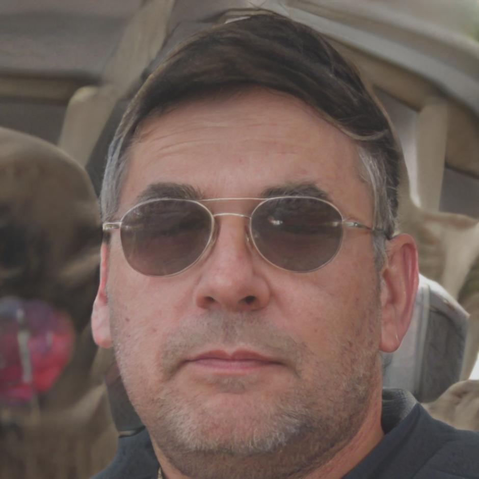 Portrait de Marc Dubois, expert en planification financière